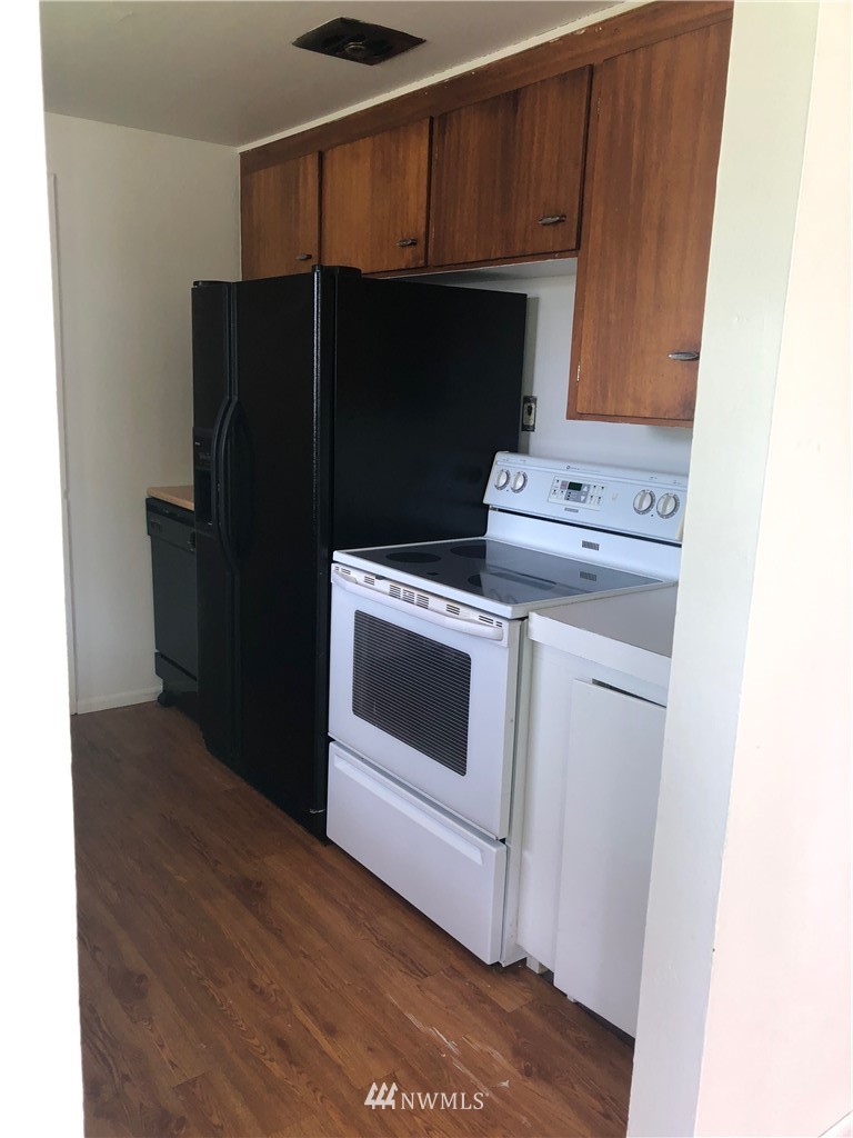 3012 Stewart Road Bremerton, WA 98310 - Photo 3 of 13