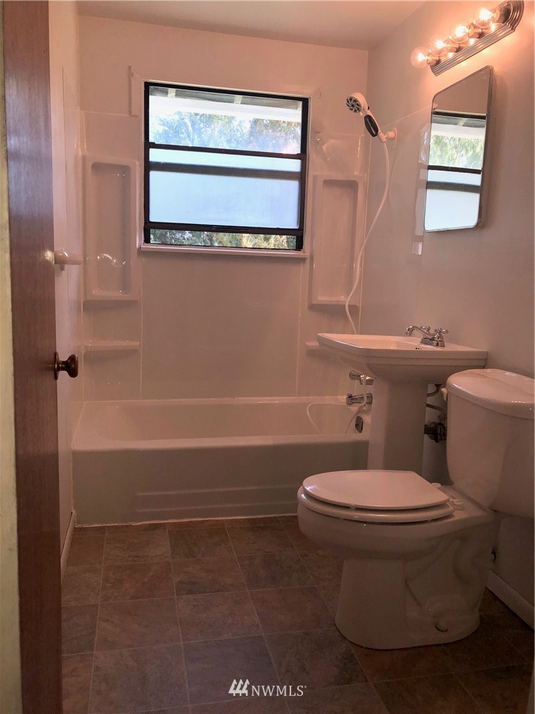 3012 Stewart Road Bremerton, WA 98310 - Photo 8 of 13