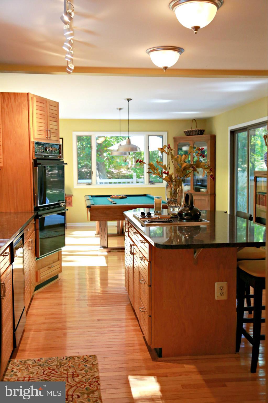 3194 Rolling Road Edgewater, MD 21037 - Photo 14 of 26 Kitchen