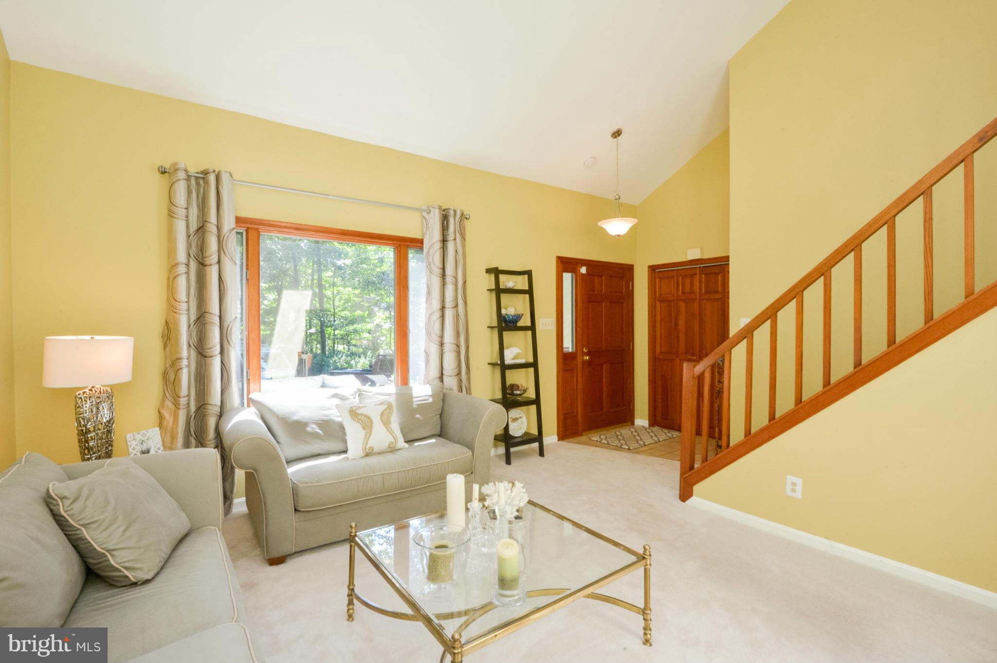 3194 Rolling Road Edgewater, MD 21037 - Photo 4 of 26 Living Room