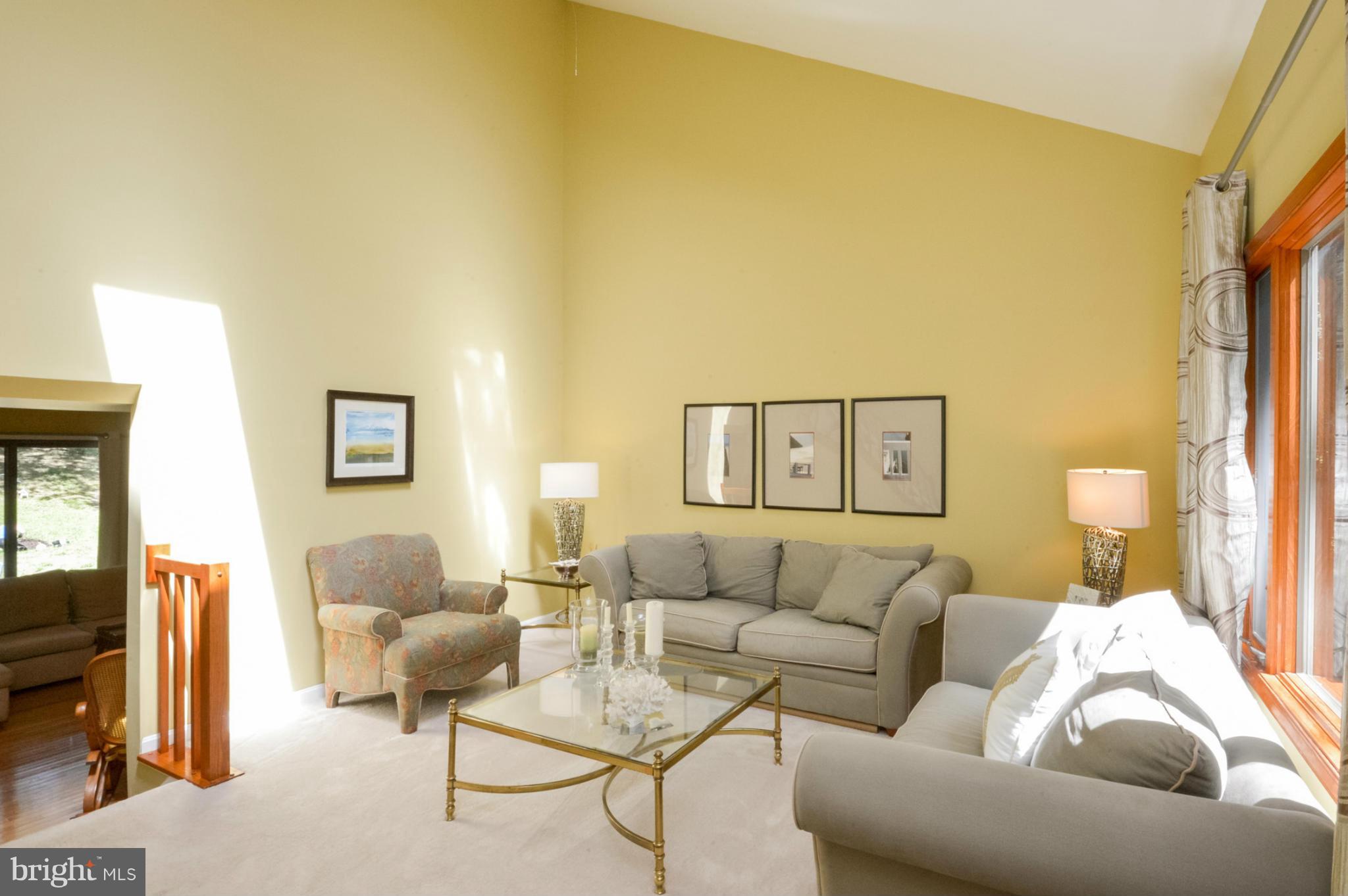 3194 Rolling Road Edgewater, MD 21037 - Photo 5 of 26 Living Room