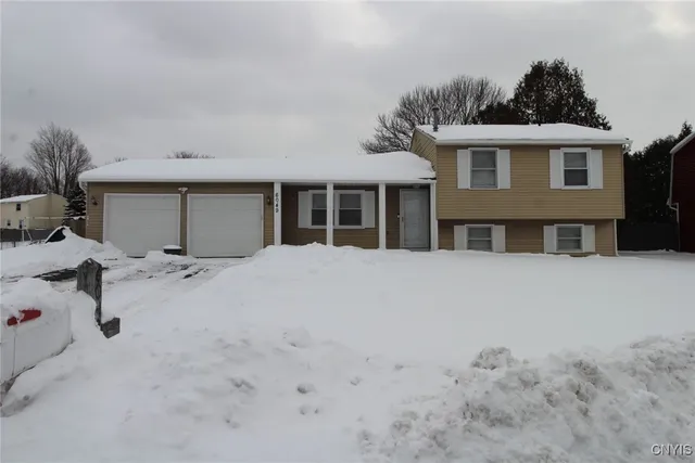 $264,900 | 6049 Bannister Drive, Cicero, NY 13039