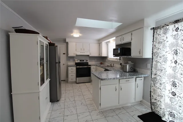 $264,900 | 6049 Bannister Drive, Cicero, NY 13039