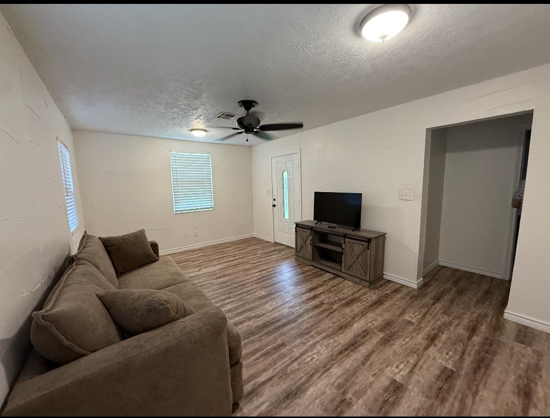 1002 Block Street Port Neches, TX 77651 - Photo 3 of 9