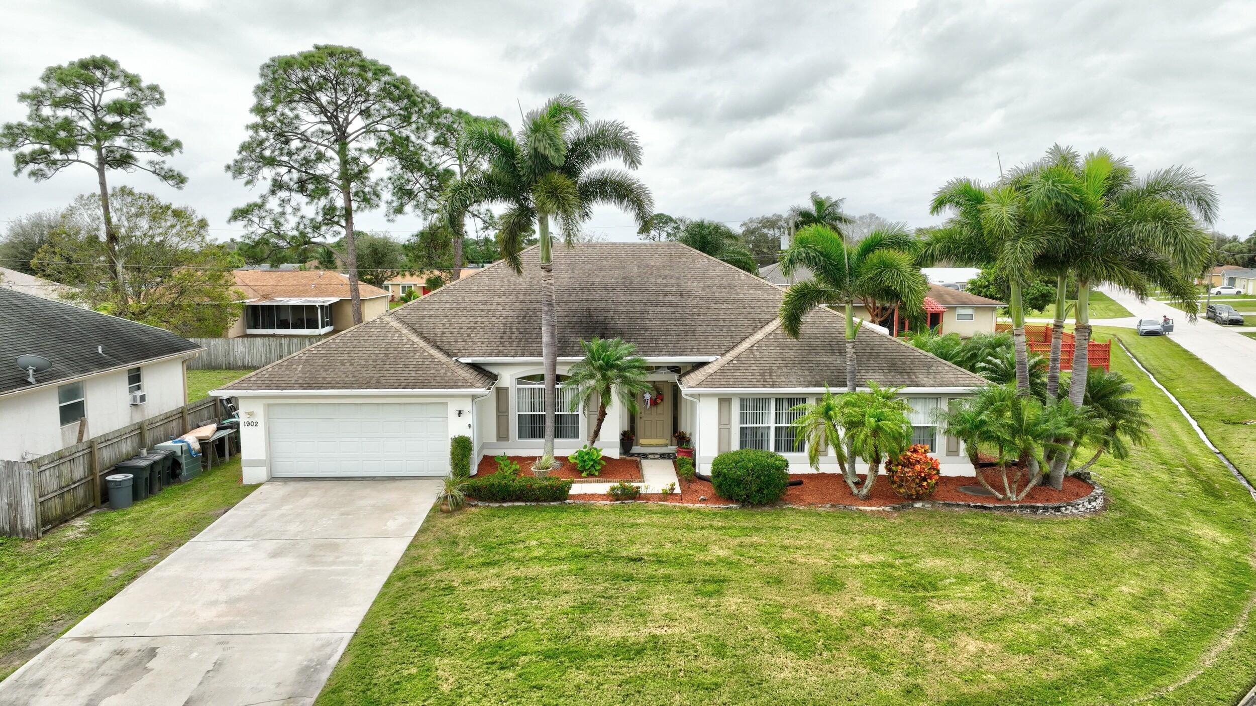 1902 Southwest Susset Ln  