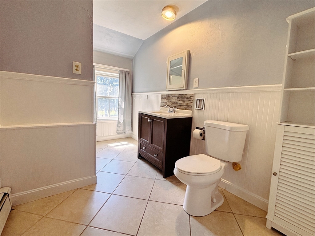 19 Maple Street, Unit 2 Uxbridge, MA 01569 - Photo 4 of 15