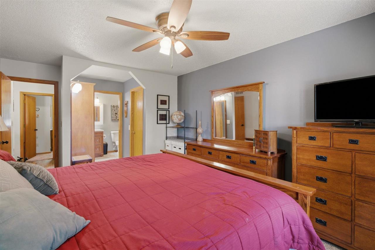 1988 Holiday Road Coralville, IA 52241 - Photo 14 of 31 Gallery Image 14
