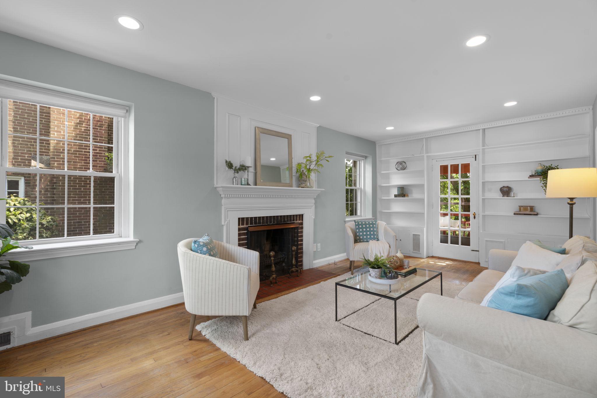 35 Tanglewood Road Baltimore, MD 21228 - Photo 3 of 42 Spacious LR w/ fireplace & recessed lighting