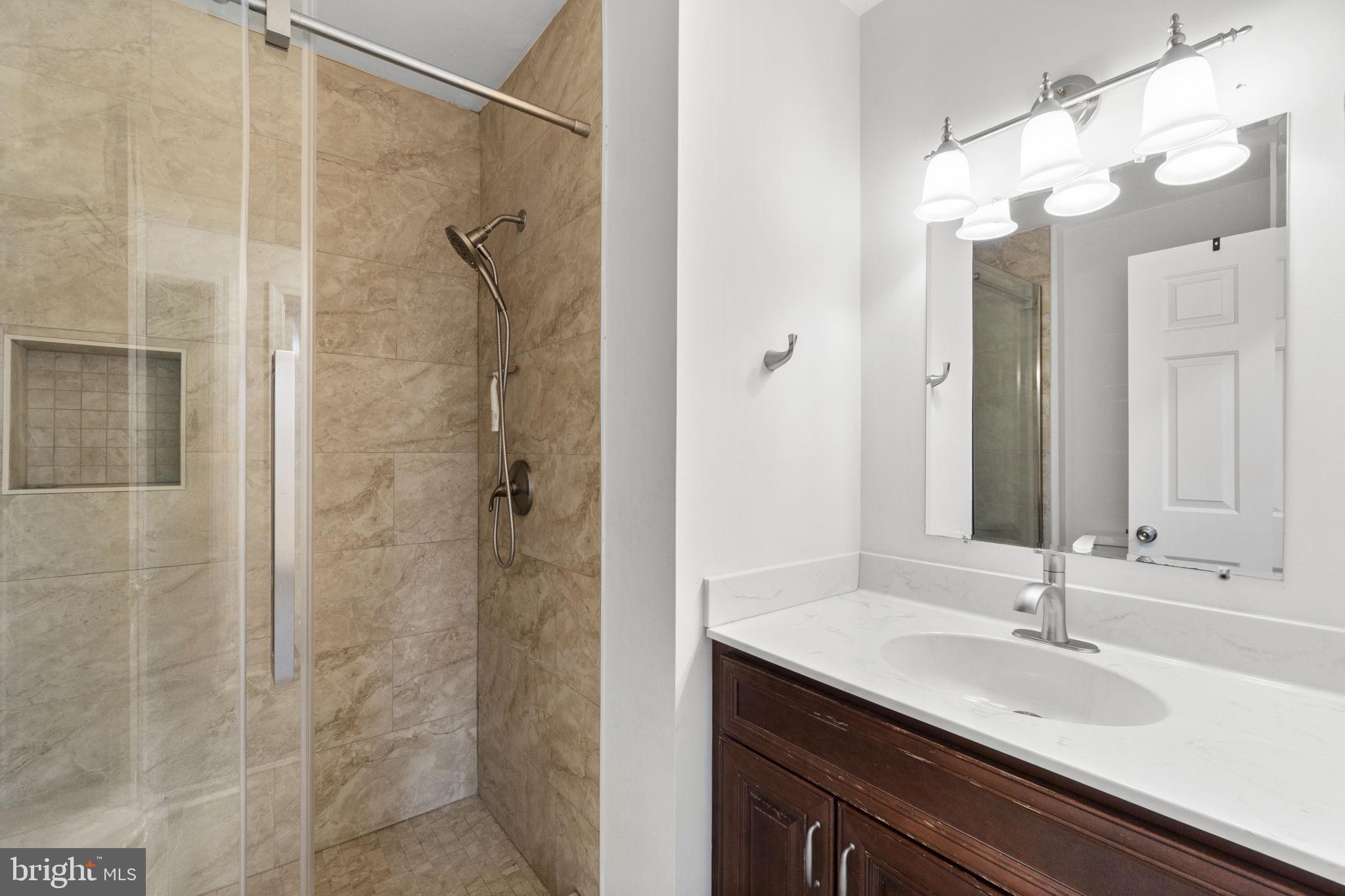 4525 Roop Road Mount Airy, MD 21771 - Photo 32 of 49 Hall Bath