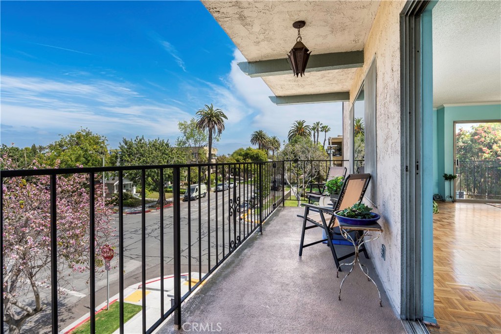 191 Kennebec Avenue, Unit 301 Long Beach, CA 90803 - Photo 13 of 14 a view of a balcony