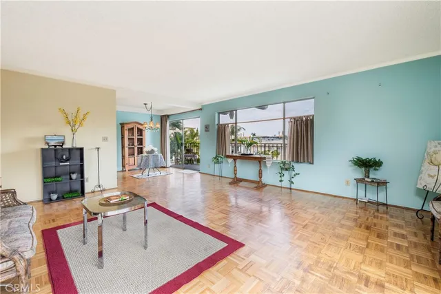 $624,500 | 191 Kennebec Avenue, Unit 301, Long Beach, CA 90803
