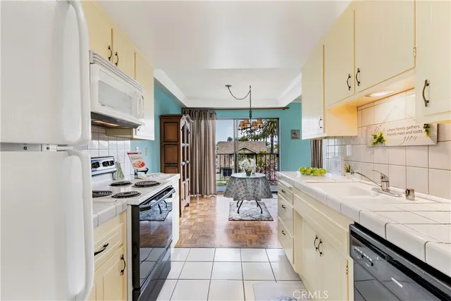 $635,000 | 191 Kennebec Avenue, Unit 301, Long Beach, CA 90803