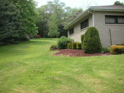 920 Saxonburg Road Butler, PA 16002 - Photo 8 of 8 Yard/Garden.