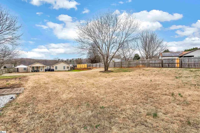 $285,000 | 255 Doris Ann Court, Wellford, SC 29385