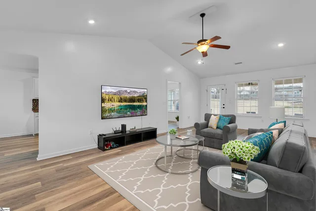 $285,000 | 255 Doris Ann Court, Wellford, SC 29385