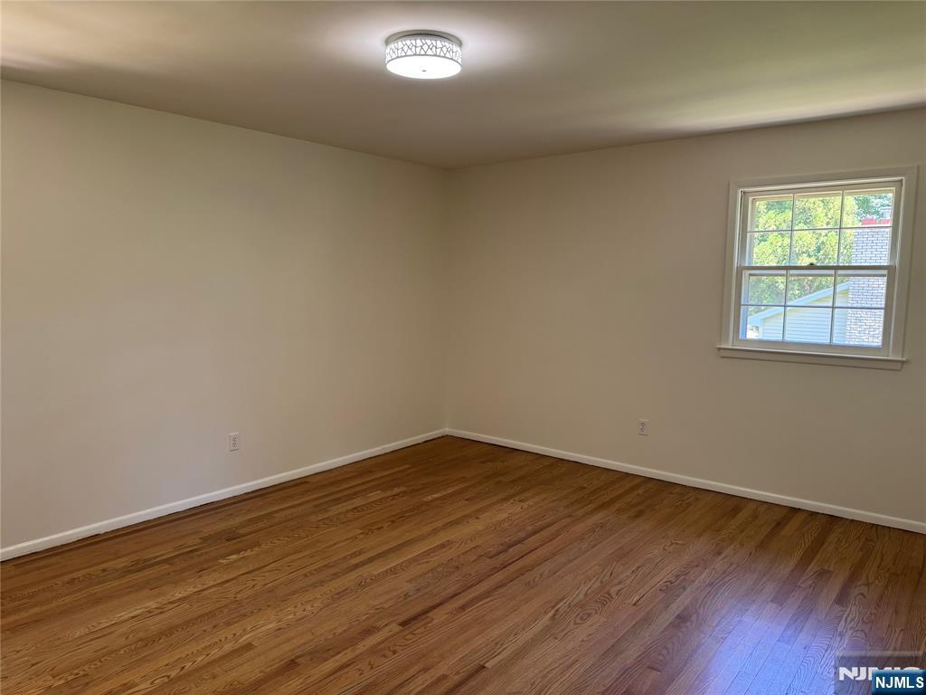76 Cider Mill Road Hawthorne, NJ 07506 - Photo 17 of 38