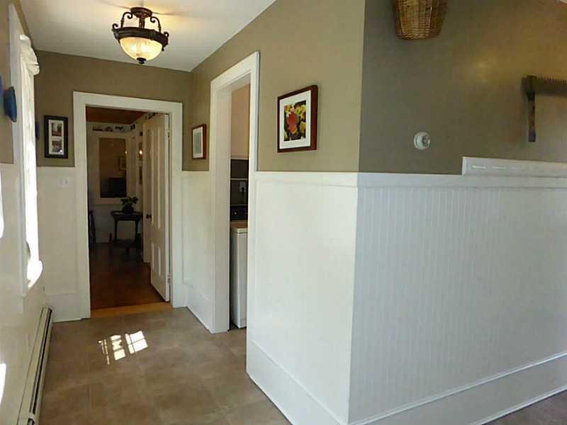 18 McLellan Road Gorham, ME 04038 - Photo 8 of 35 Hallway.