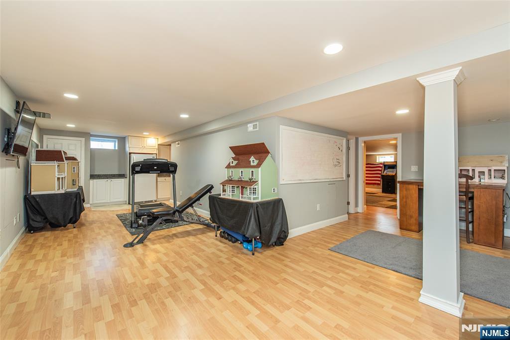 18 Stonycroft Road Wayne, NJ 07470 - Photo 30 of 40