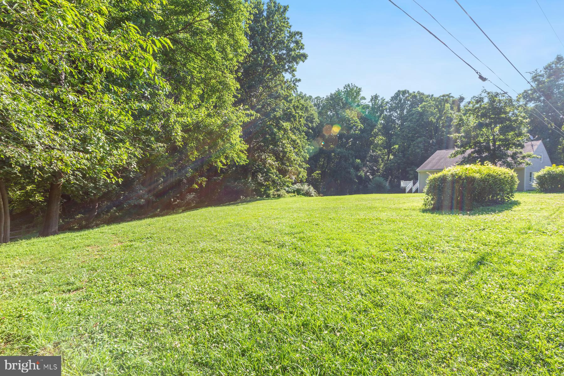 11947 Marmary Road Gaithersburg, MD 20878 - Photo 8 of 16 Ground Property View Left