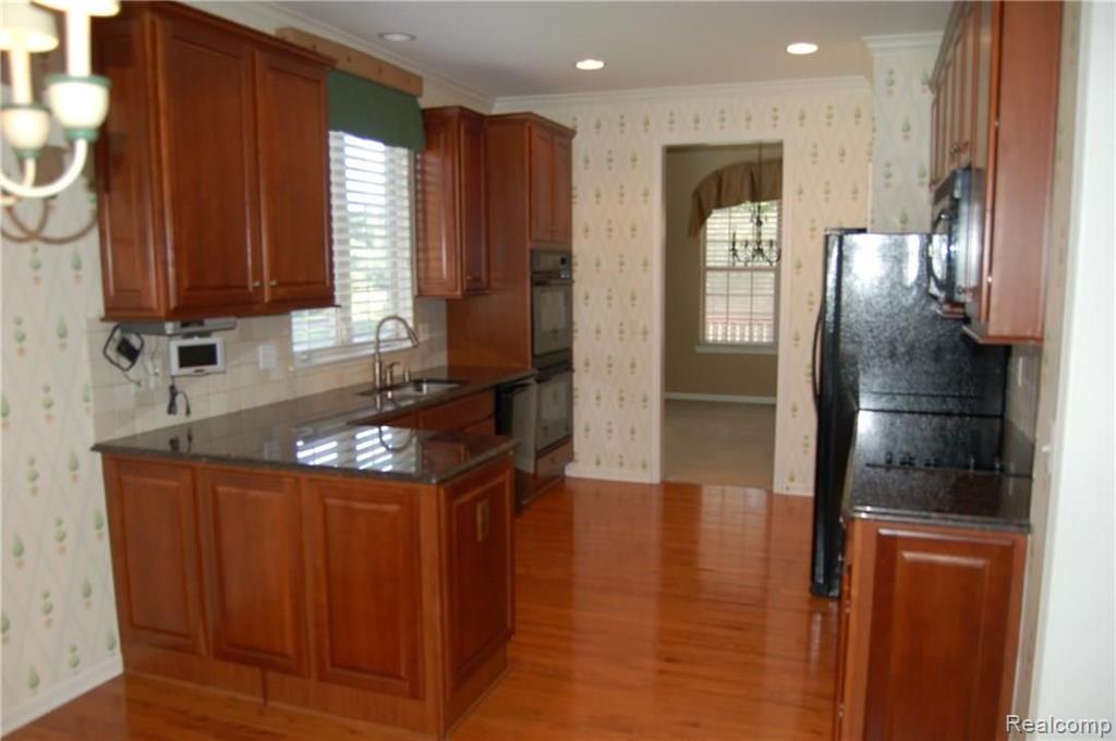 3616 Windingbrook Circle Rochester Hills, MI 48309 - Photo 9 of 30
