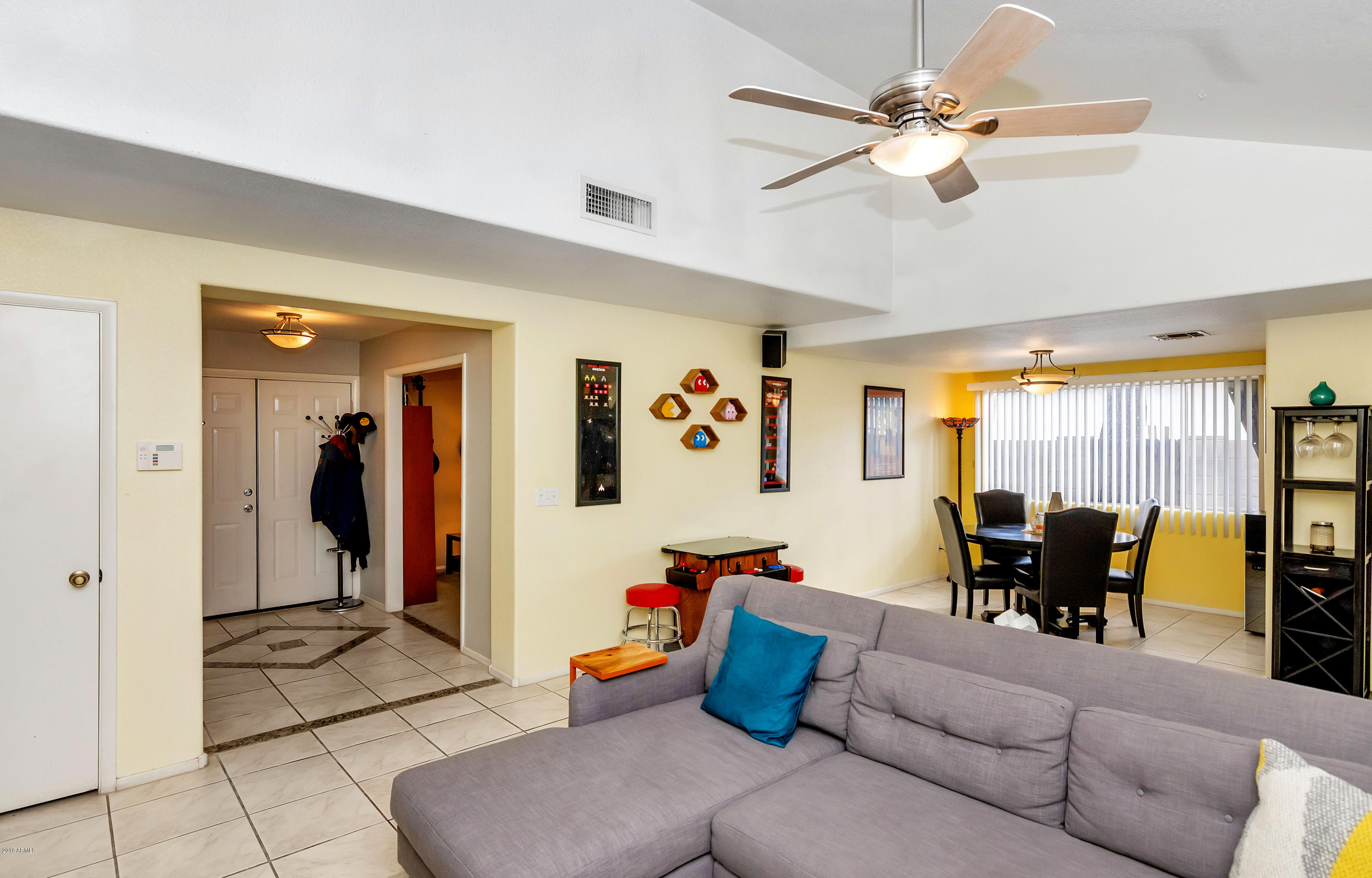2407 West Kathleen Road Phoenix, AZ 85023 - Photo 5 of 23 TOD_3190