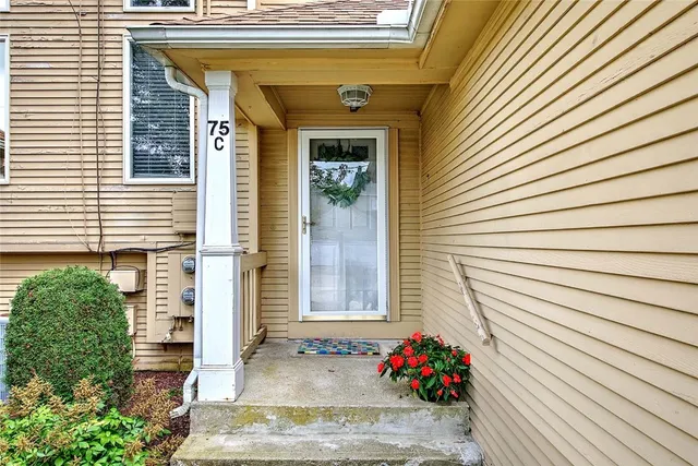 $394,500 | 75 Valley Green Court, Unit C, North Providence, RI 02904