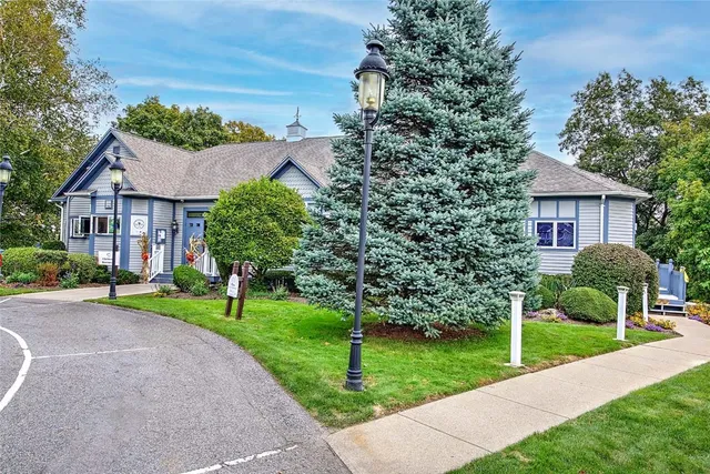 $394,500 | 75 Valley Green Court, Unit C, North Providence, RI 02904