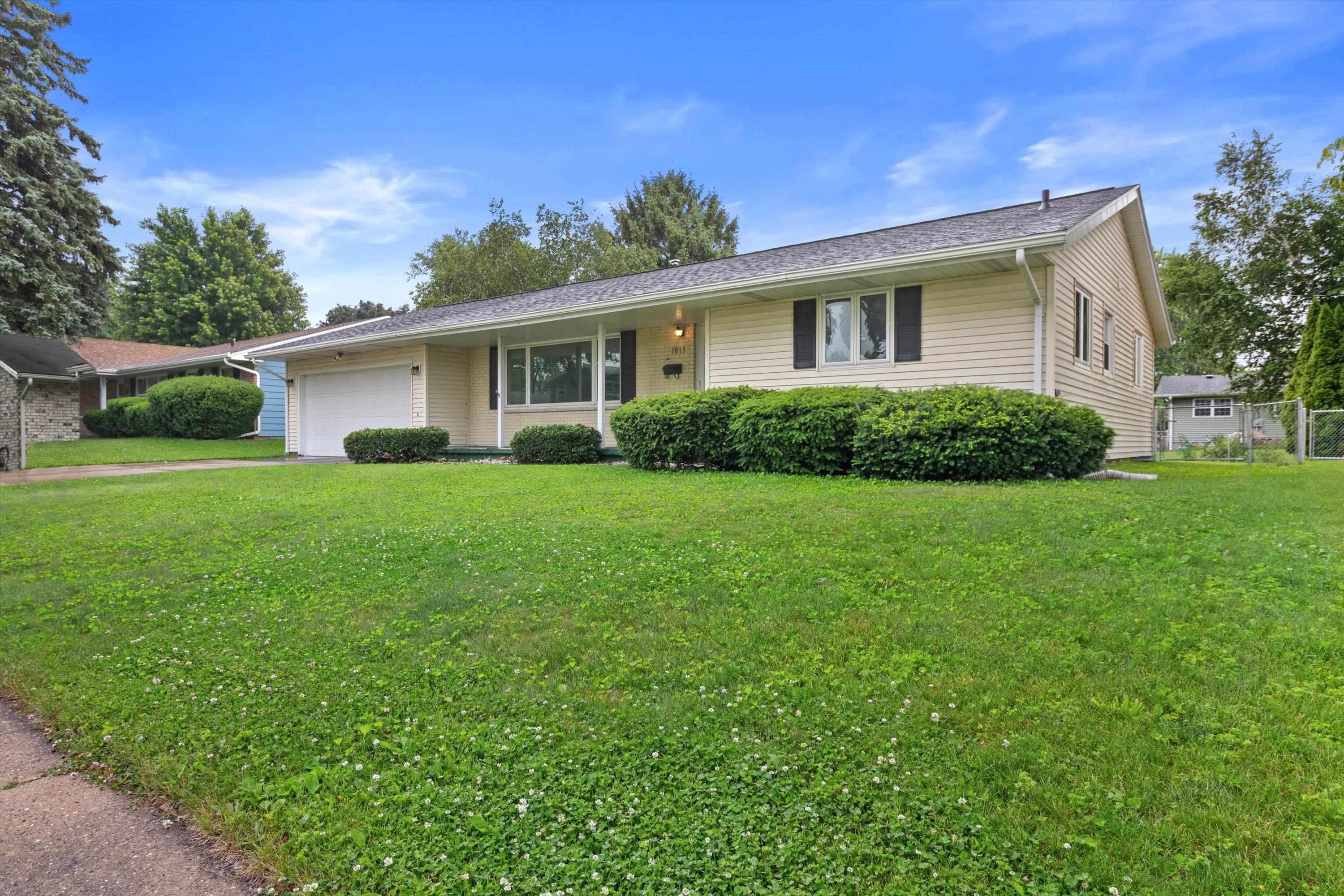 1813 Windom Way Madison, WI 53704 - Photo 2 of 34