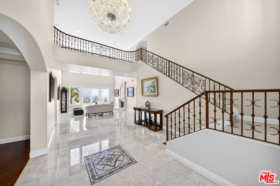 22355 South Summit Ridge Circle Chatsworth, CA 91311 - Photo 5 of 75
