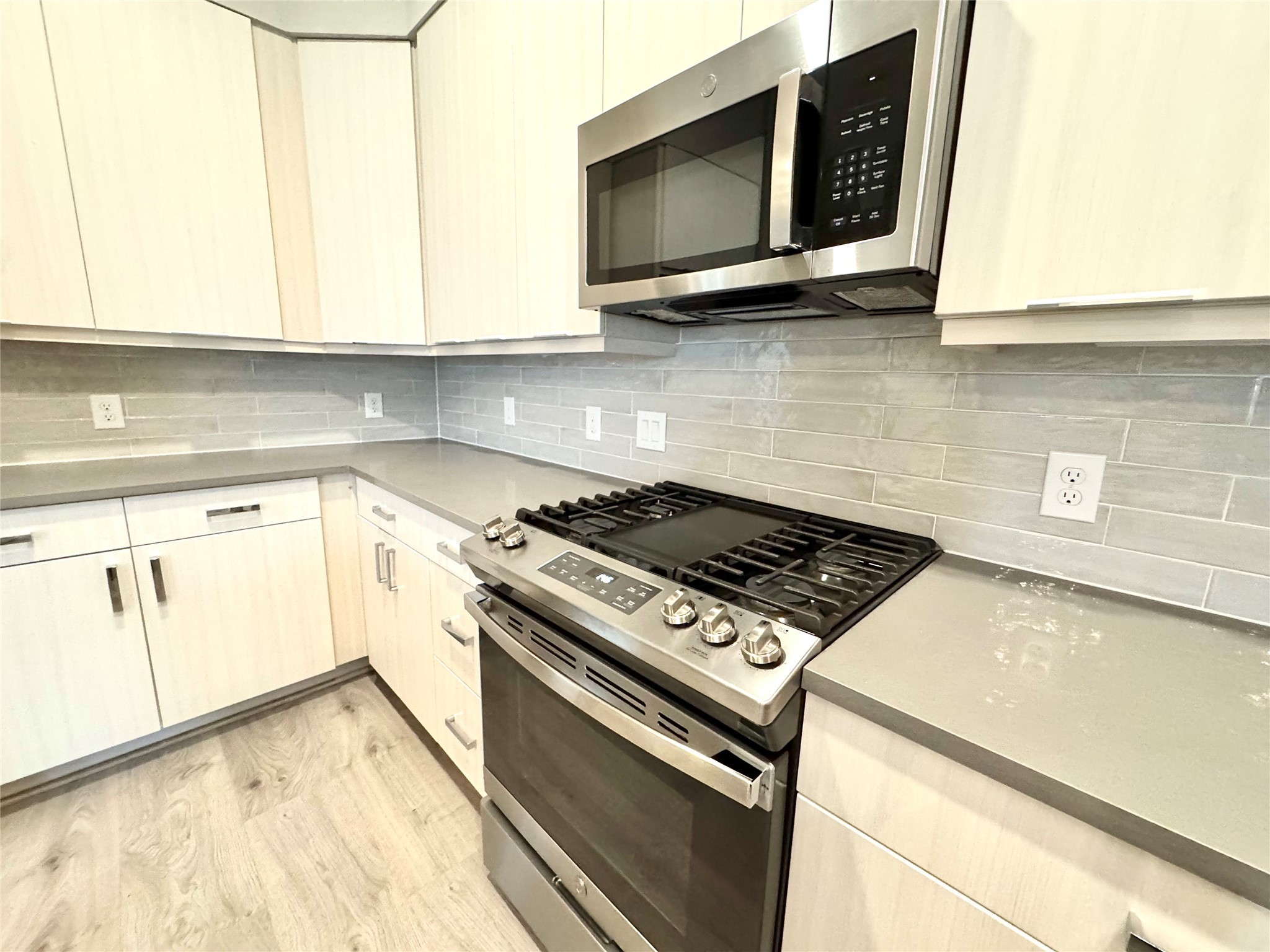 401 West 25th Street, Unit 2125 Houston, TX 77008 - Photo 11 of 45