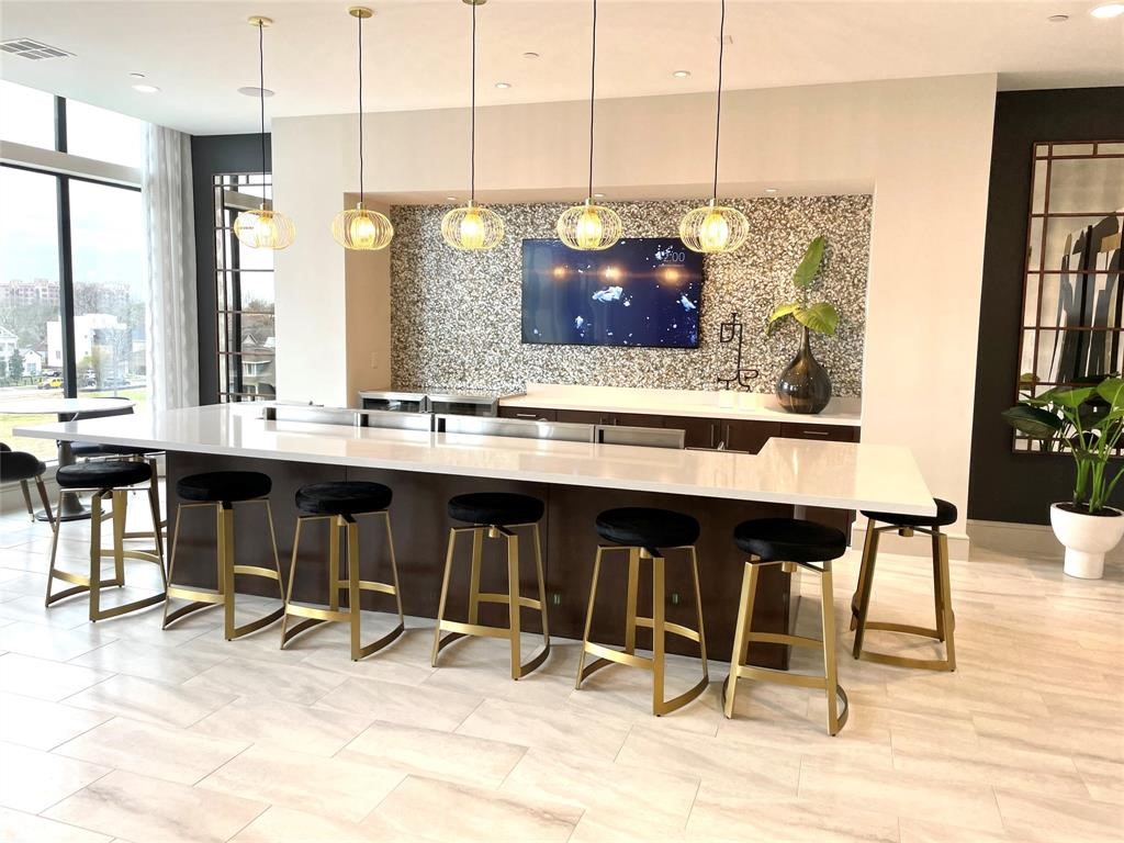 401 West 25th Street, Unit 2125 Houston, TX 77008 - Photo 32 of 45