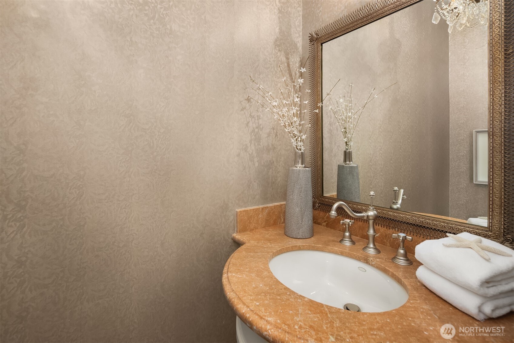 463 39th Avenue East Seattle, WA 98112 - Photo 19 of 31