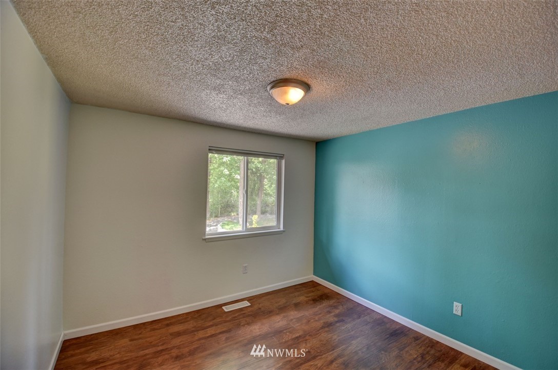 13633 Vail Cut Off Road Southeast Rainier, WA 98576 - Photo 11 of 28