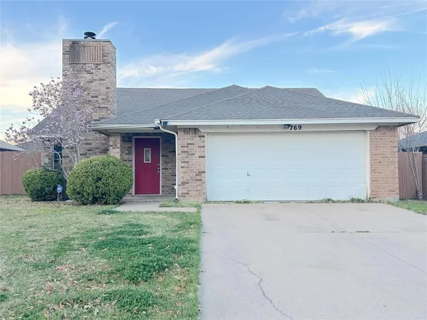 $1,800 | 769 Windridge Lane, Burleson, TX 76028