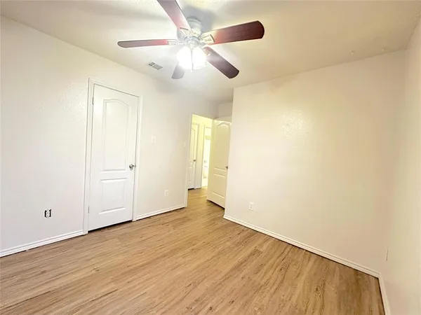 $1,800 | 769 Windridge Lane, Burleson, TX 76028