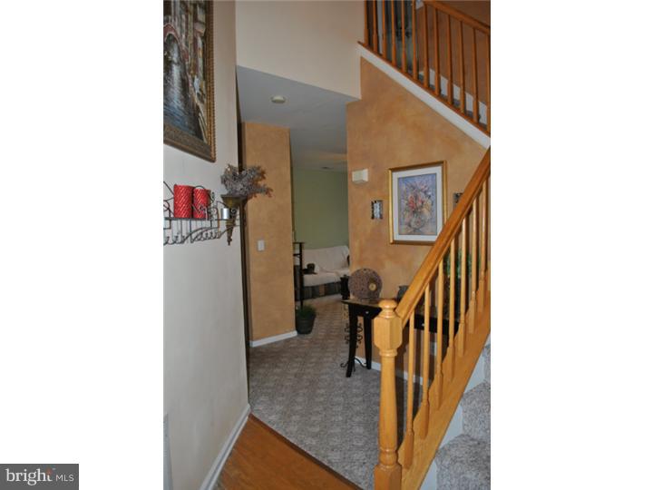 49 Manley Road Pennington, NJ 08534 - Photo 5 of 23