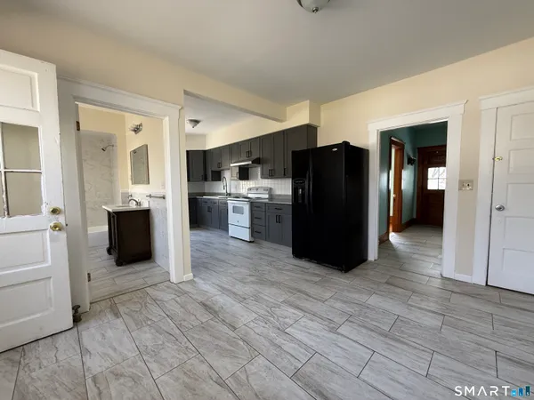 $2,450 | 140 Hynes Avenue, Groton, CT 06340