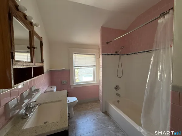 $2,450 | 140 Hynes Avenue, Groton, CT 06340