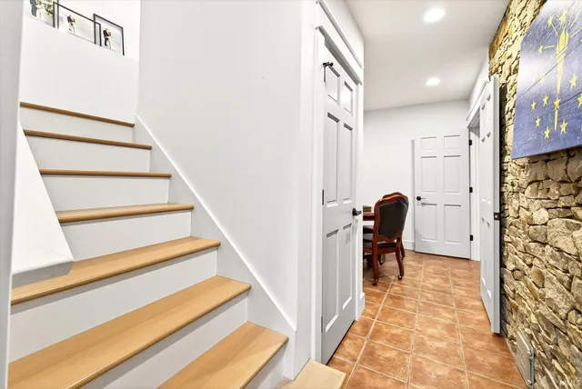 $629,000 | 9428 South Harbour Pointe Drive, Bloomington, IN 47401