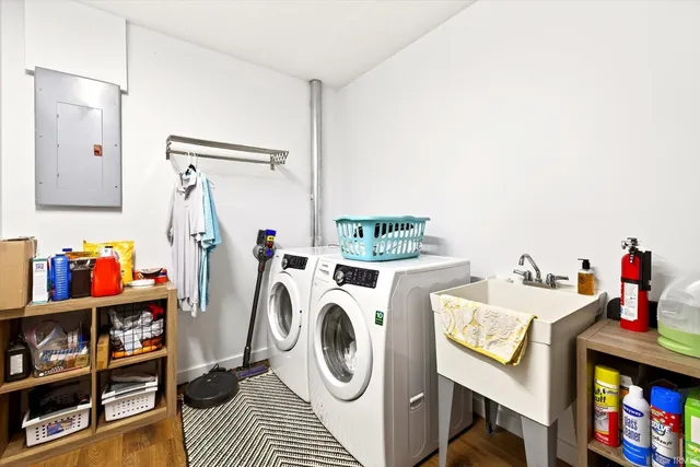 $629,000 | 9428 South Harbour Pointe Drive, Bloomington, IN 47401