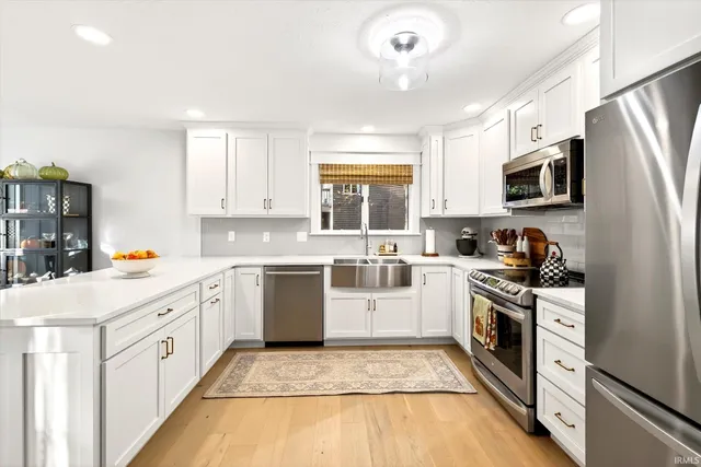 $629,000 | 9428 South Harbour Pointe Drive, Bloomington, IN 47401