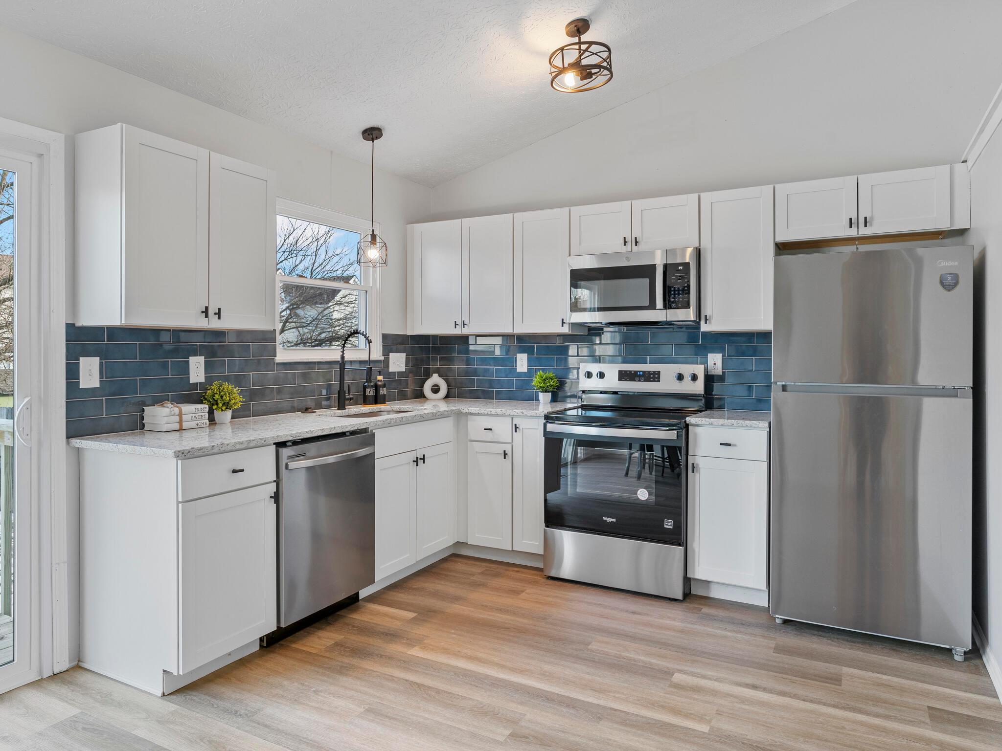 2754 Raphael Drive Columbus, OH 43232 - Photo 3 of 23 CAP09930