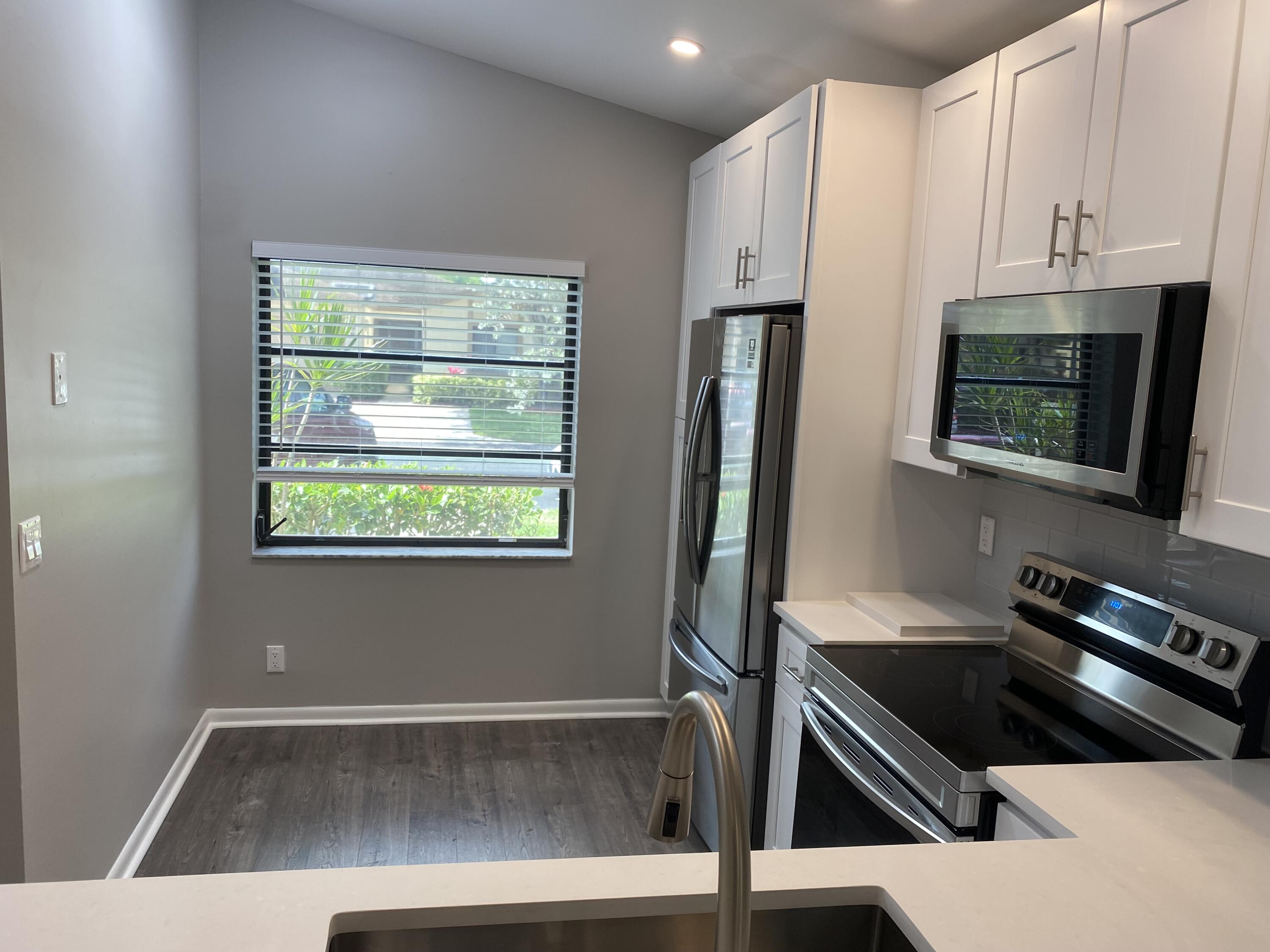 8095 Windgate Drive Boca Raton, FL 33496 - Photo 13 of 28 Eat-In Area