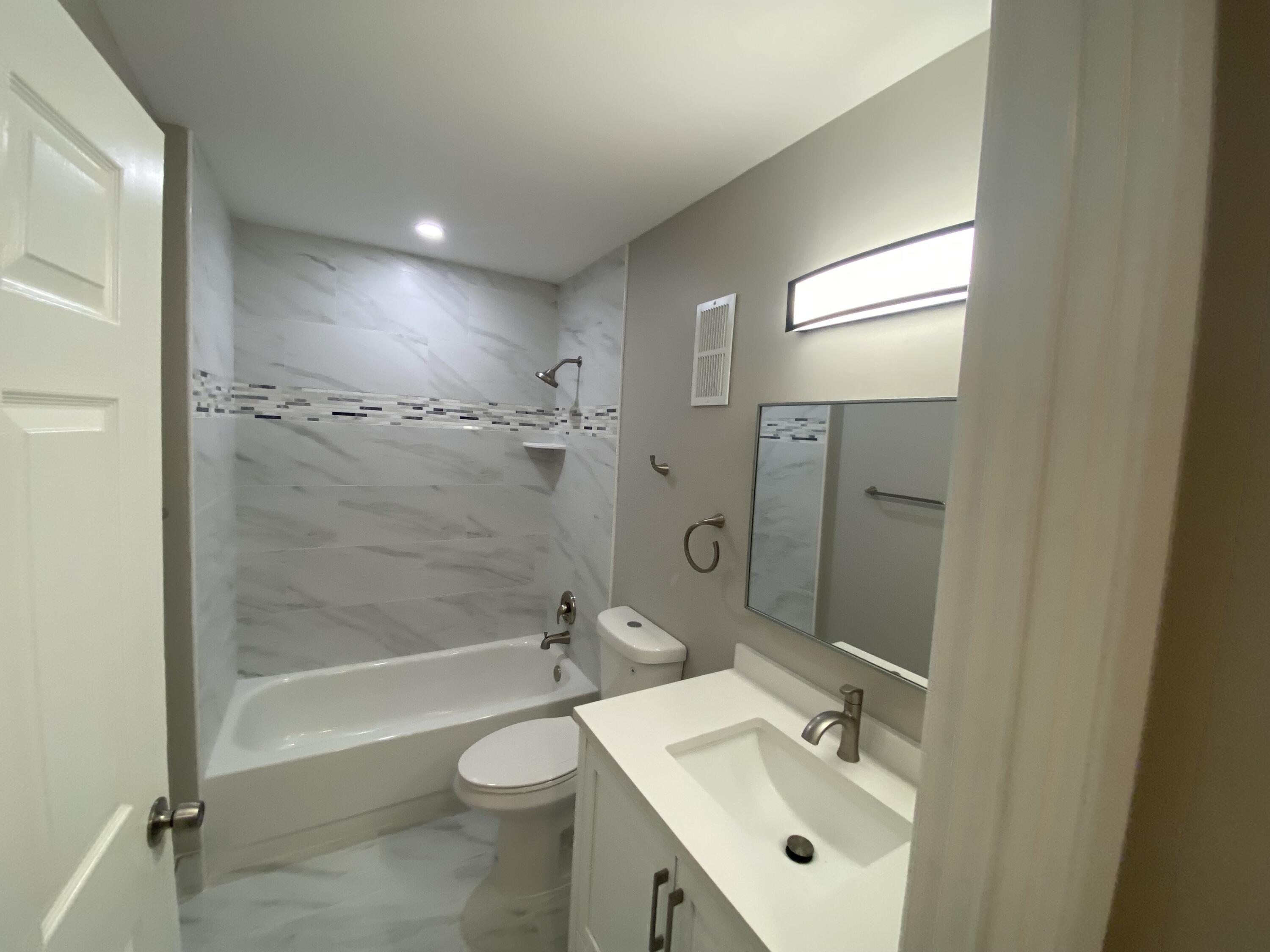 8095 Windgate Drive Boca Raton, FL 33496 - Photo 22 of 28 2nd Bathroom