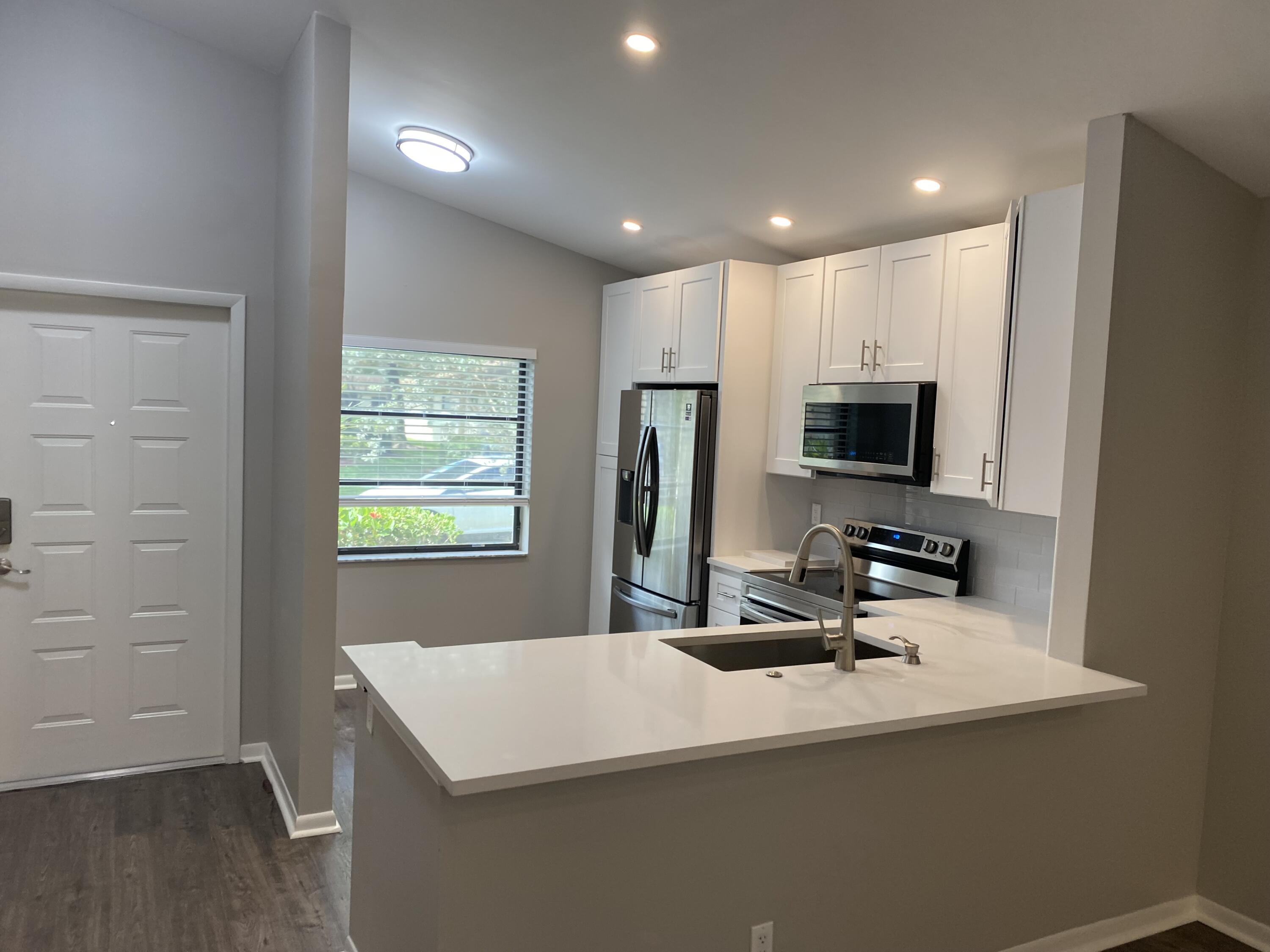 8095 Windgate Drive Boca Raton, FL 33496 - Photo 9 of 28 Kitchen