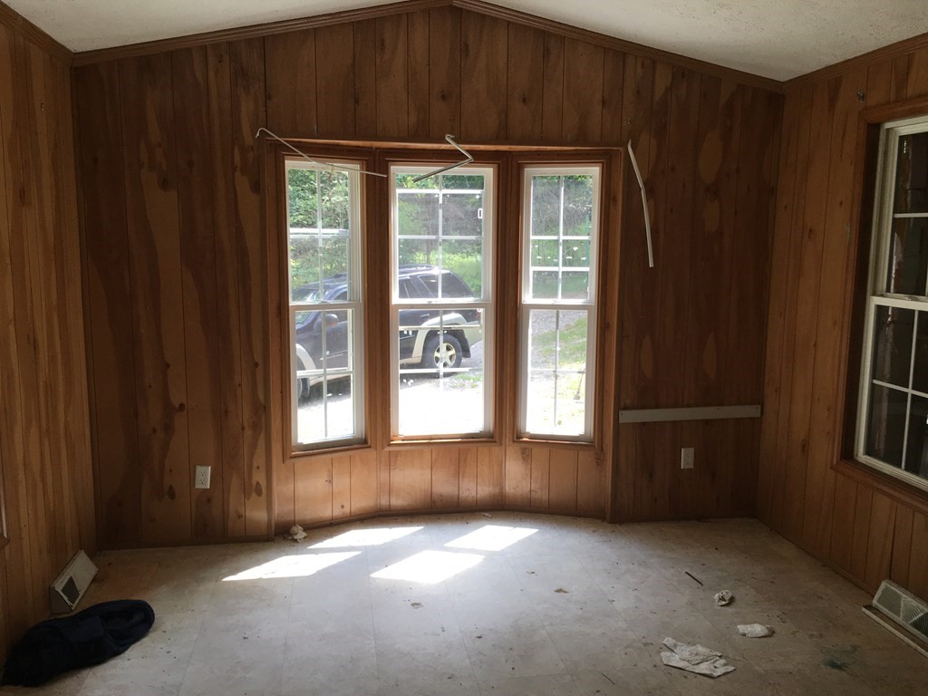 140 Holtshire Road Orange, MA 01364 - Photo 3 of 7 Gallery Image 3