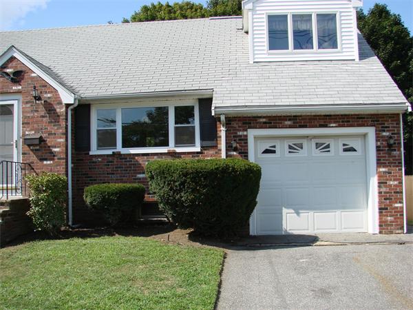 13 Lincoln Road Peabody, MA 01960 - Photo 3 of 14 Gallery Image 3