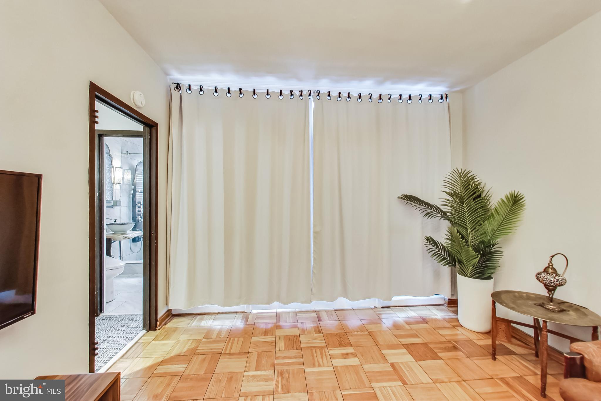 1 Scott Circle Northwest, Unit 20 Washington, DC 20005 - Photo 11 of 37 a view of a entryway