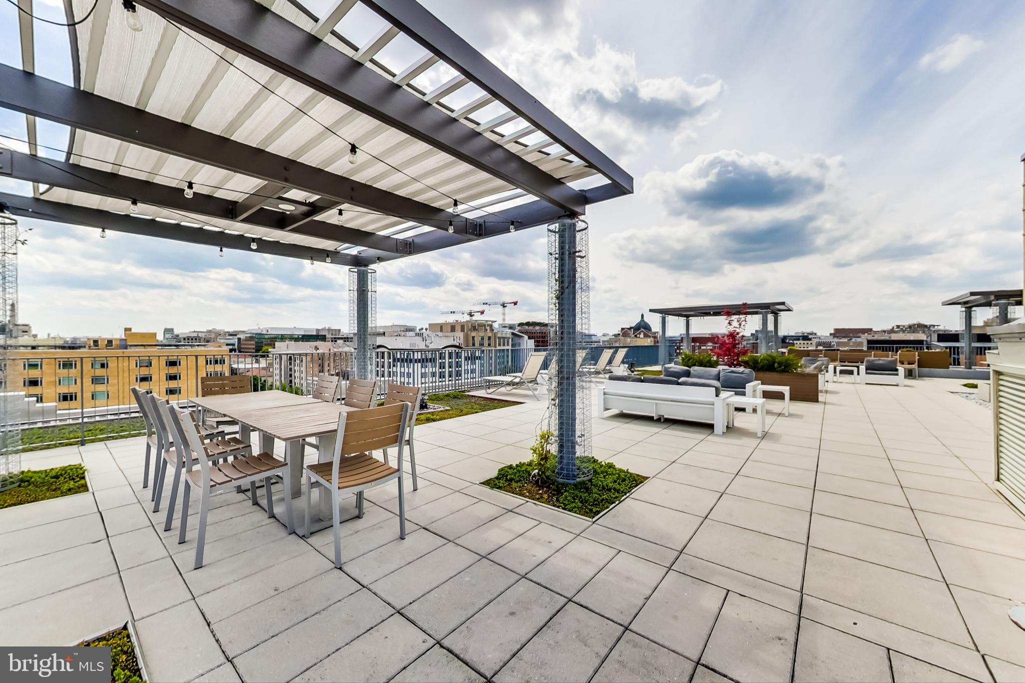 1 Scott Circle Northwest, Unit 20 Washington, DC 20005 - Photo 28 of 37 a view of a terrace with seating space