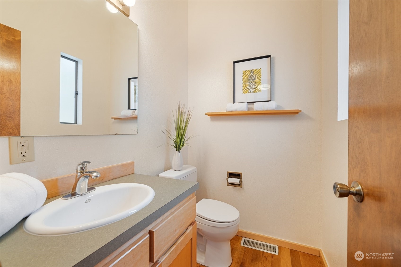 4009 Southwest Myrtle Street Seattle, WA 98136 - Photo 12 of 30 Gallery Image 12